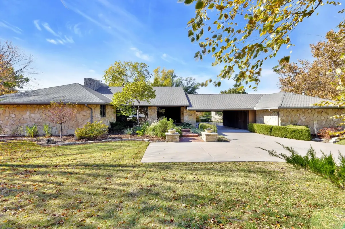 8919 E Boxthorn St, Wichita, KS 67226