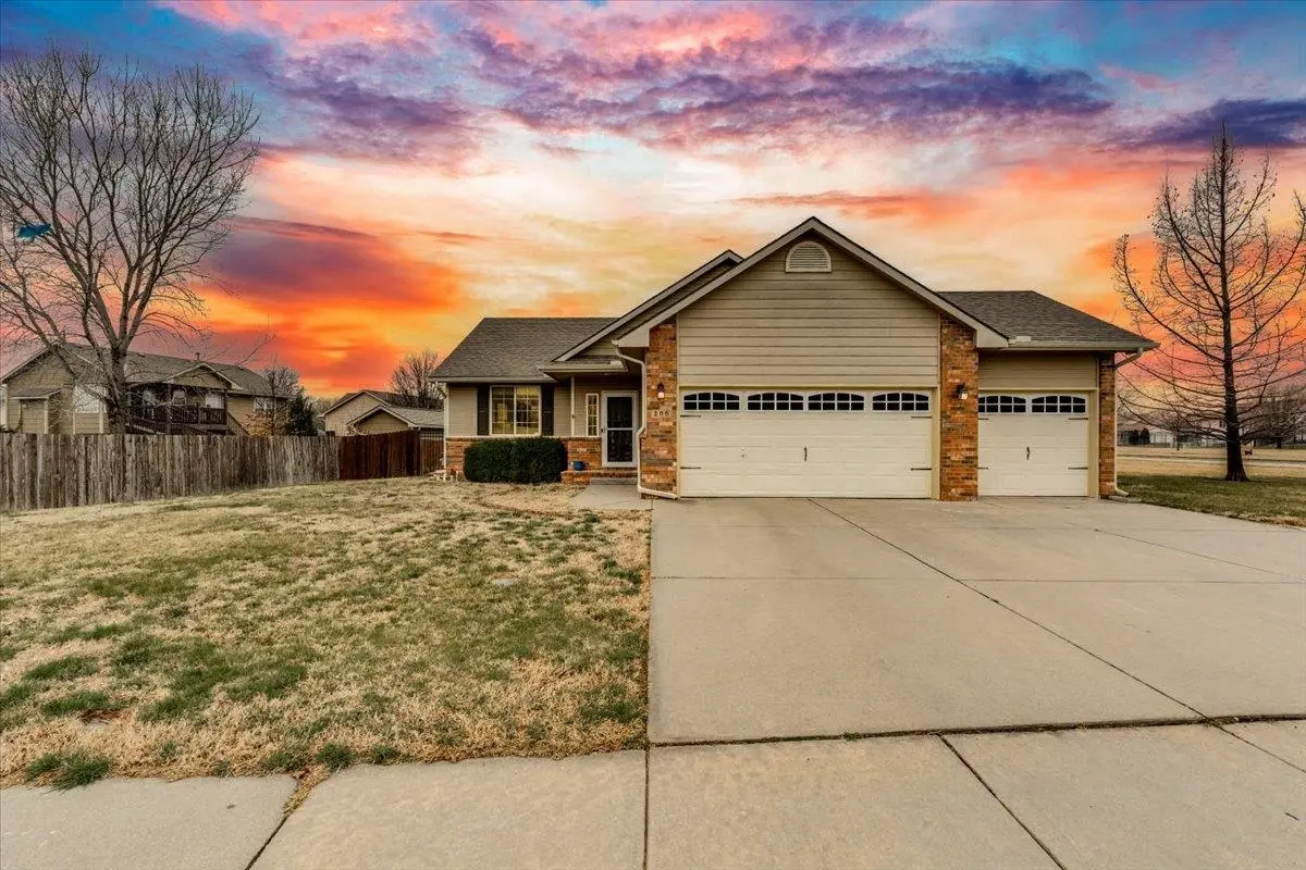 800 S Sunset Cir., Andover, KS 67002-7902