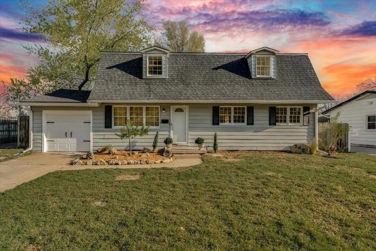 565 S Circle Dr, Derby, KS 67037