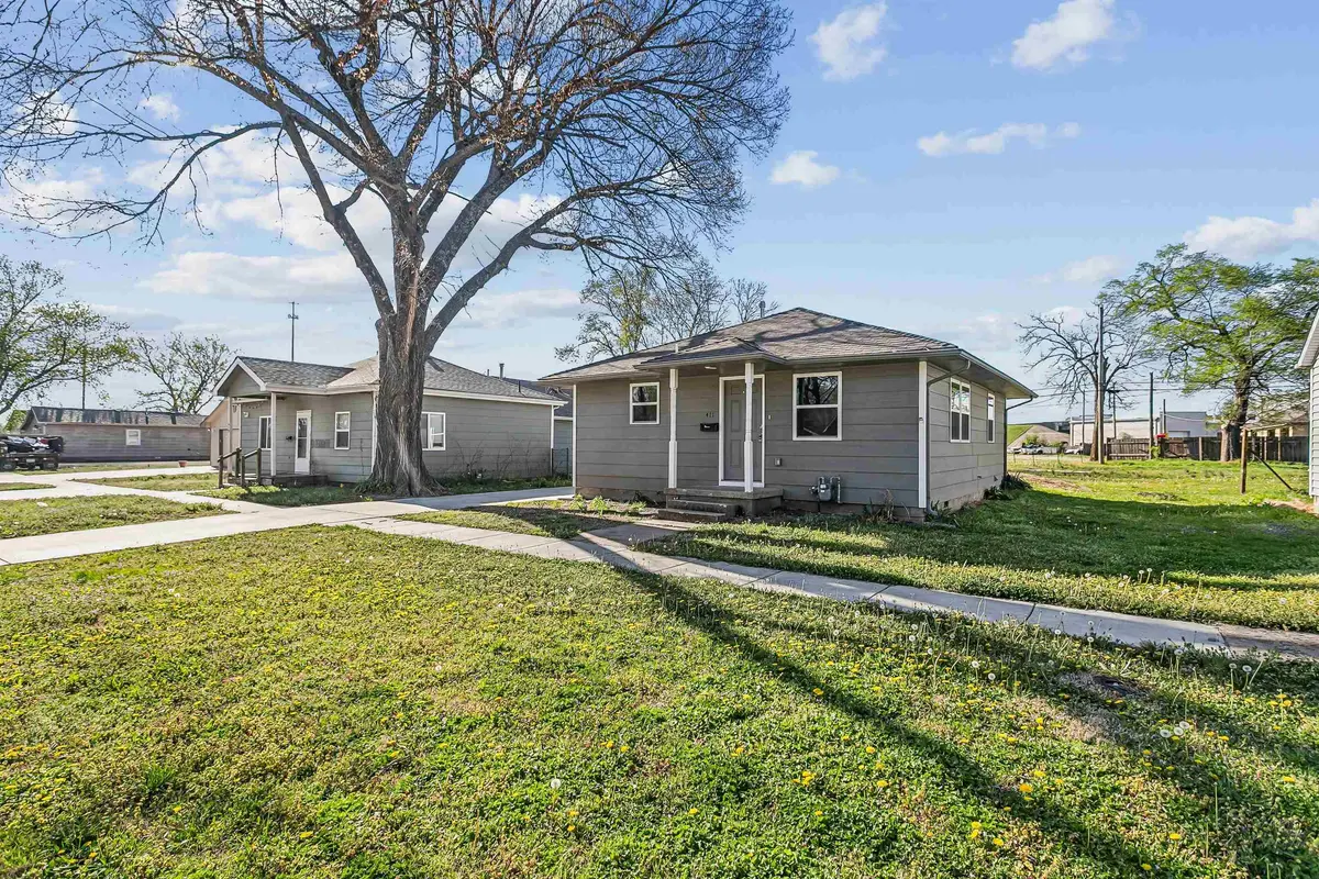 411 E Clark, Augusta, KS 67010-0000
