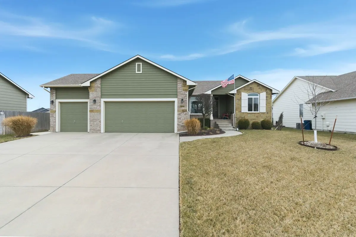 4101 N Lake Ridge St, Wichita, KS 67205