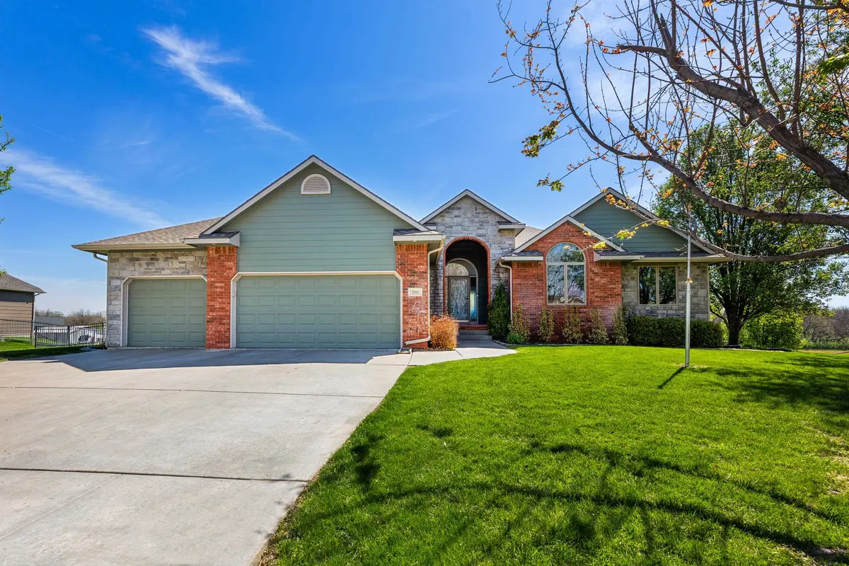 500 N Fiddlers Creek St, Valley Center, KS 67147