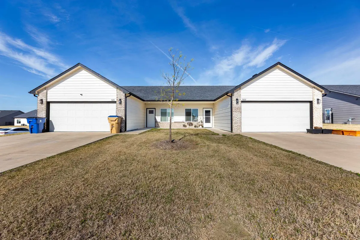 5201/5203 N Cypress St, Bel Aire, KS 67205-5261