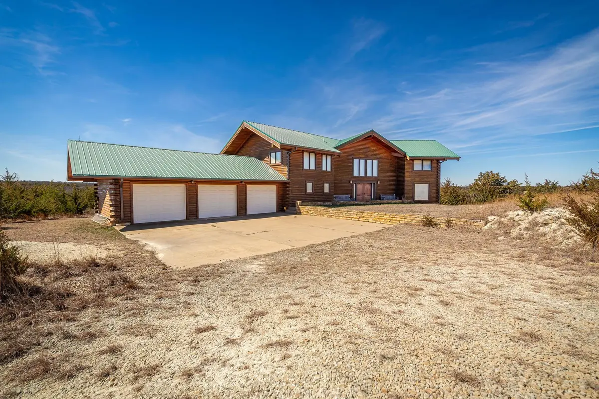 2197 240 Rd, Mankato, KS 66956