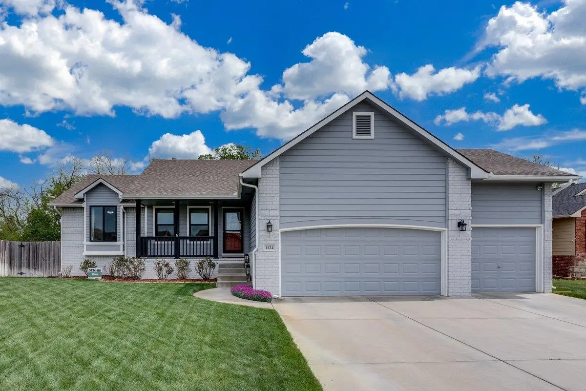 1124 N High Park Dr, Derby, KS 67037-7968