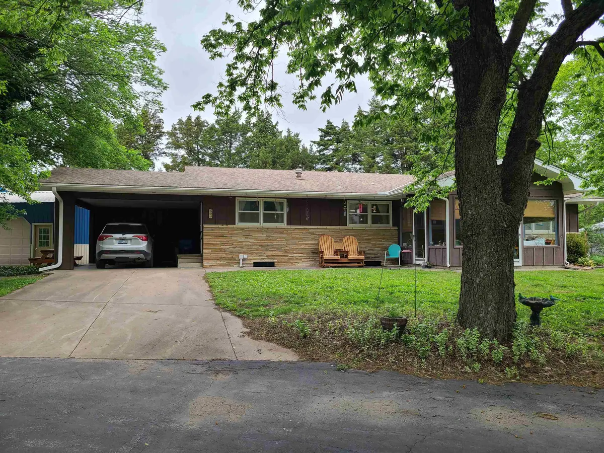 509 N Greenwood, Severy, KS 67137