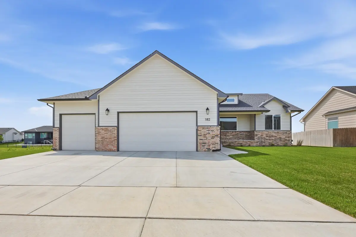 182 S Wellcrest Ct, Goddard, KS 67052