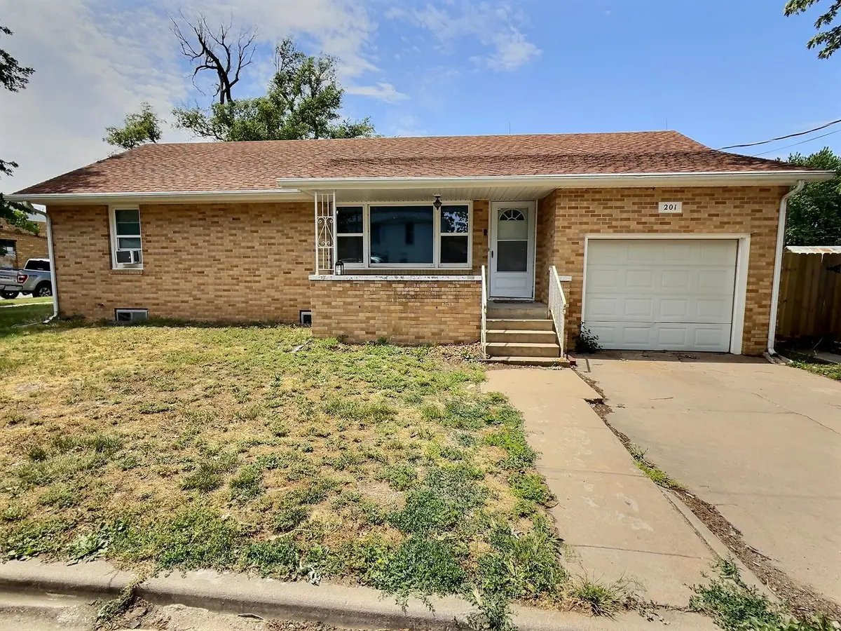201 N Wedel Avenue, Moundridge, KS 67107