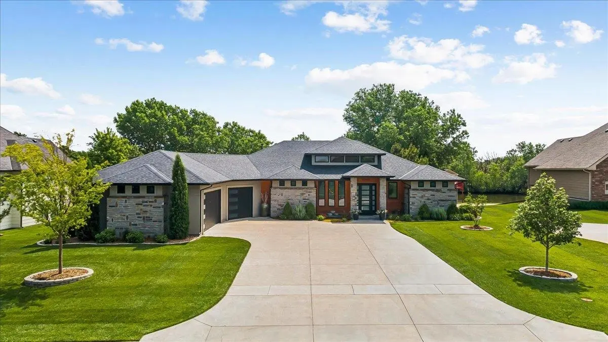 4046 N Stone Barn St, Maize, KS 67101