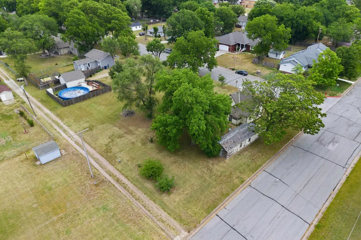 605 Doyle St, Garden Plain, KS 67050