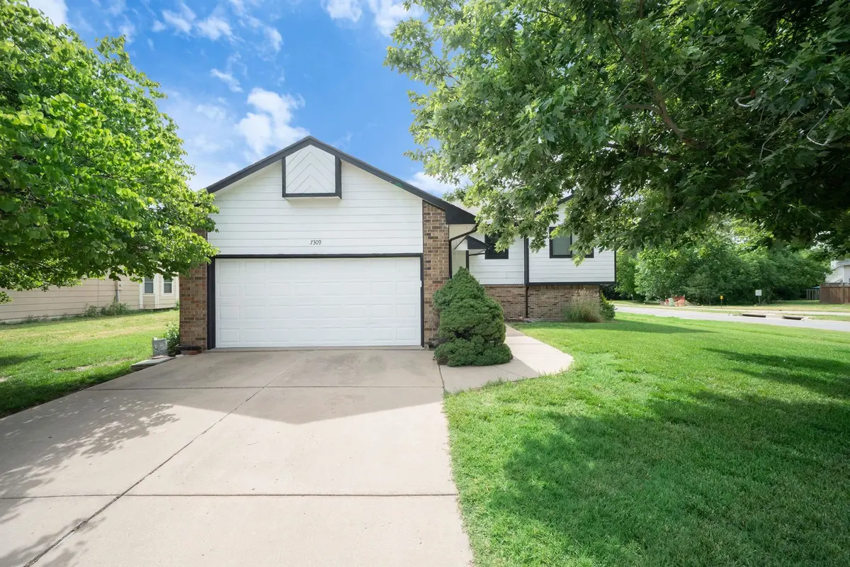 7309 E 32nd Ct, Wichita, KS 67226