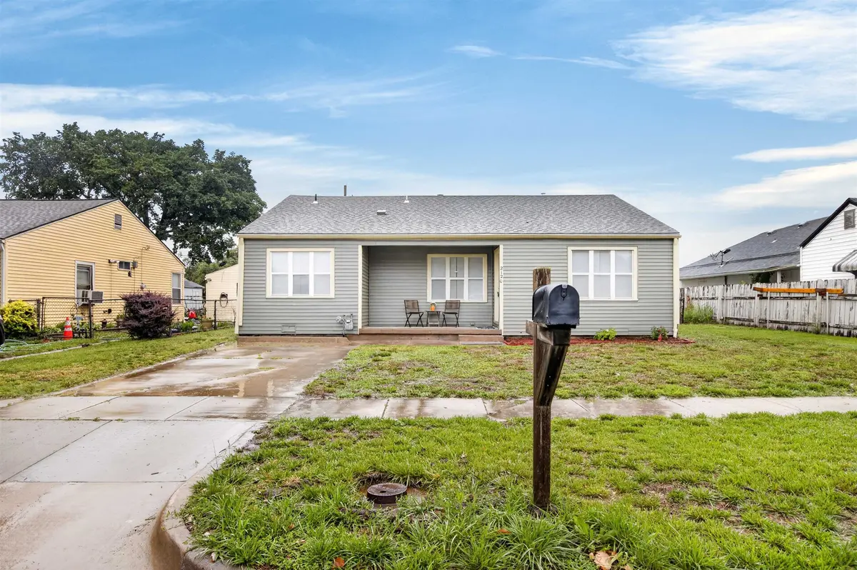 2120 E Random, Wichita, KS 67214