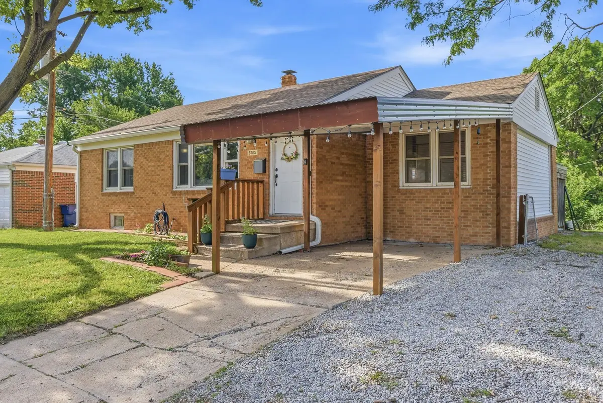 6015 E Zimmerly St, Wichita, KS 67218