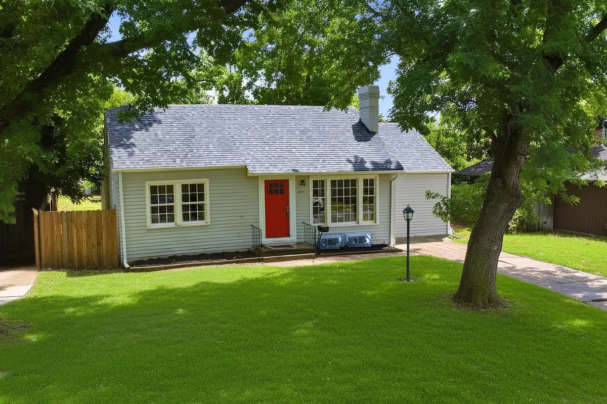 2411 W 14th, Wichita, KS 67203