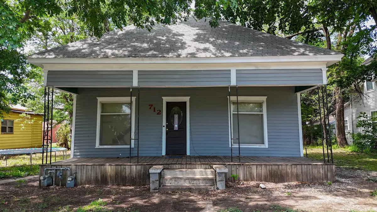 712 S C St, Wellington, KS 67152