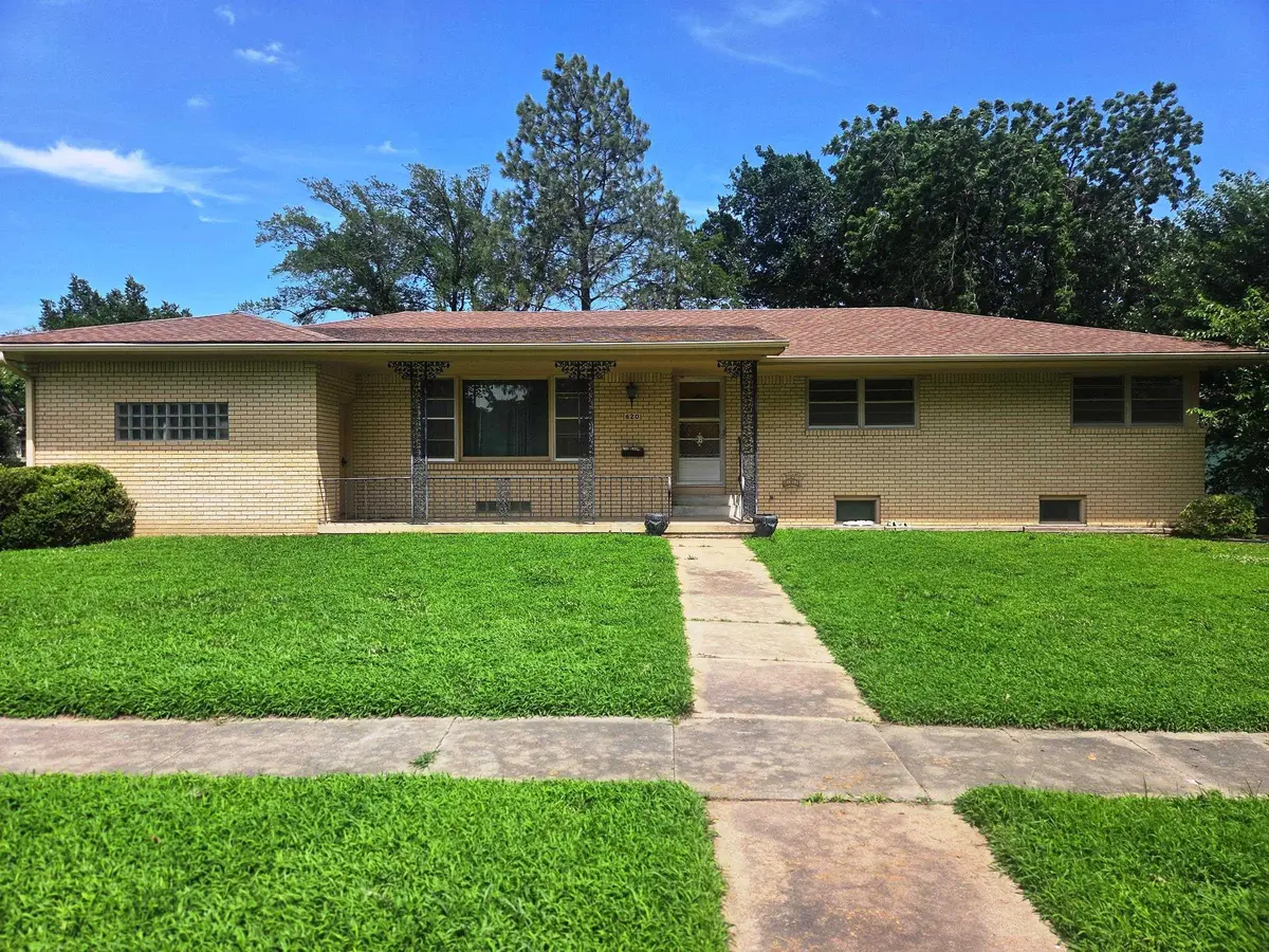 620 N Duncan, Newton, KS 67114