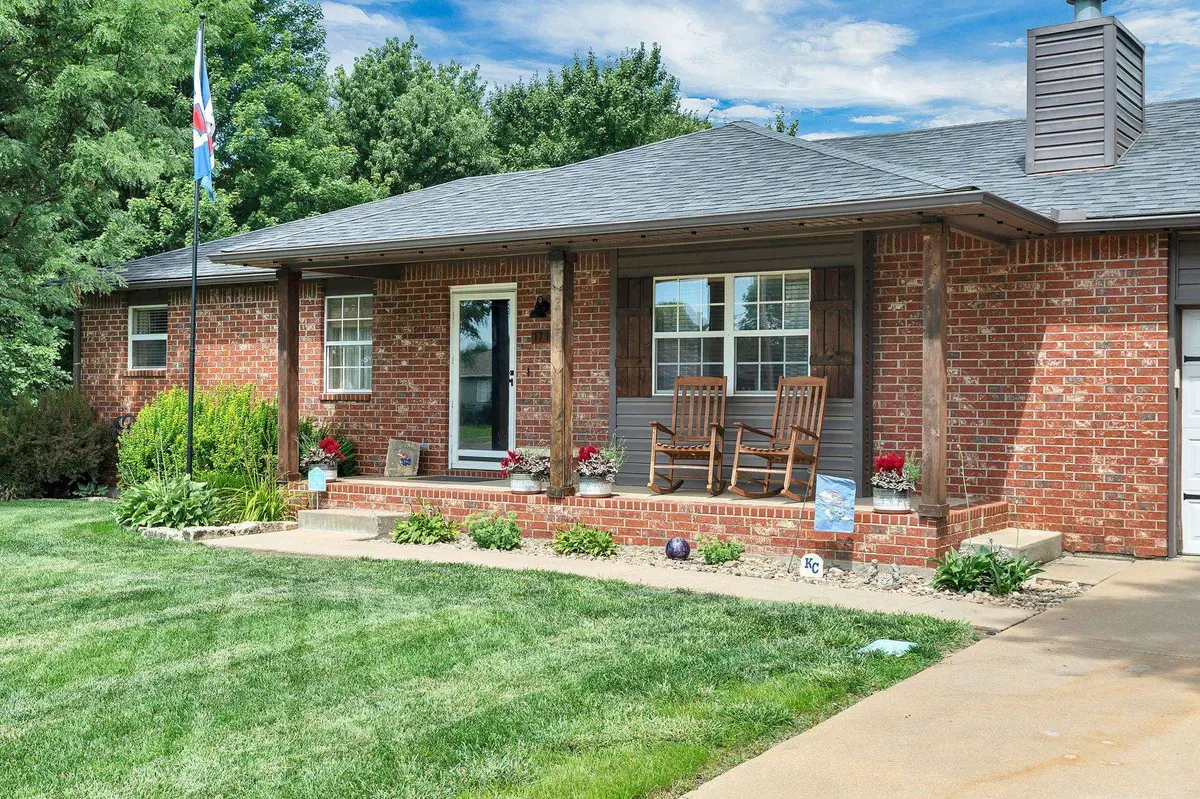 1715 Post Ct, El Dorado, KS 67042