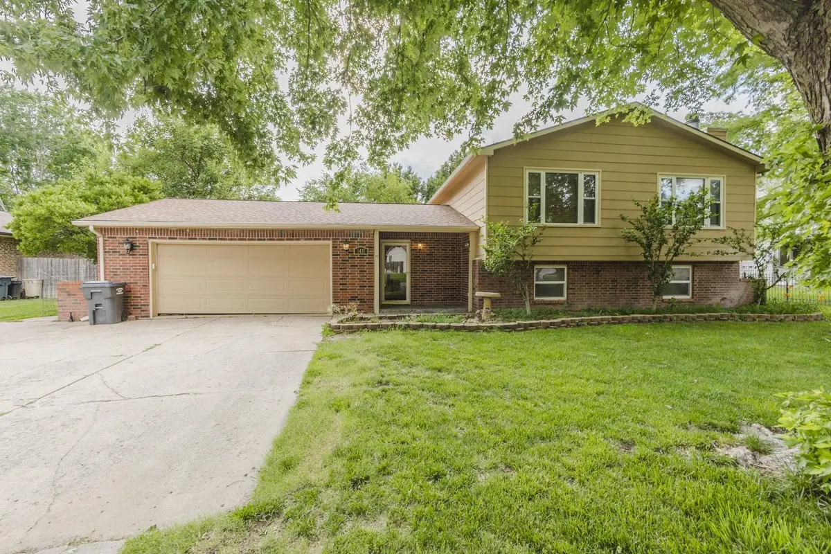 1431 N Fieldcrest, Wichita, KS 67212