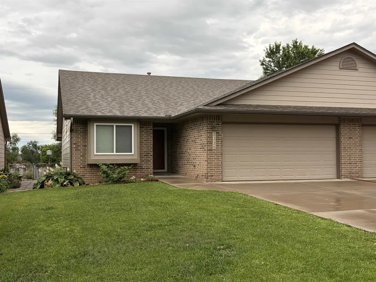 1240 S High St, El Dorado, KS 67042