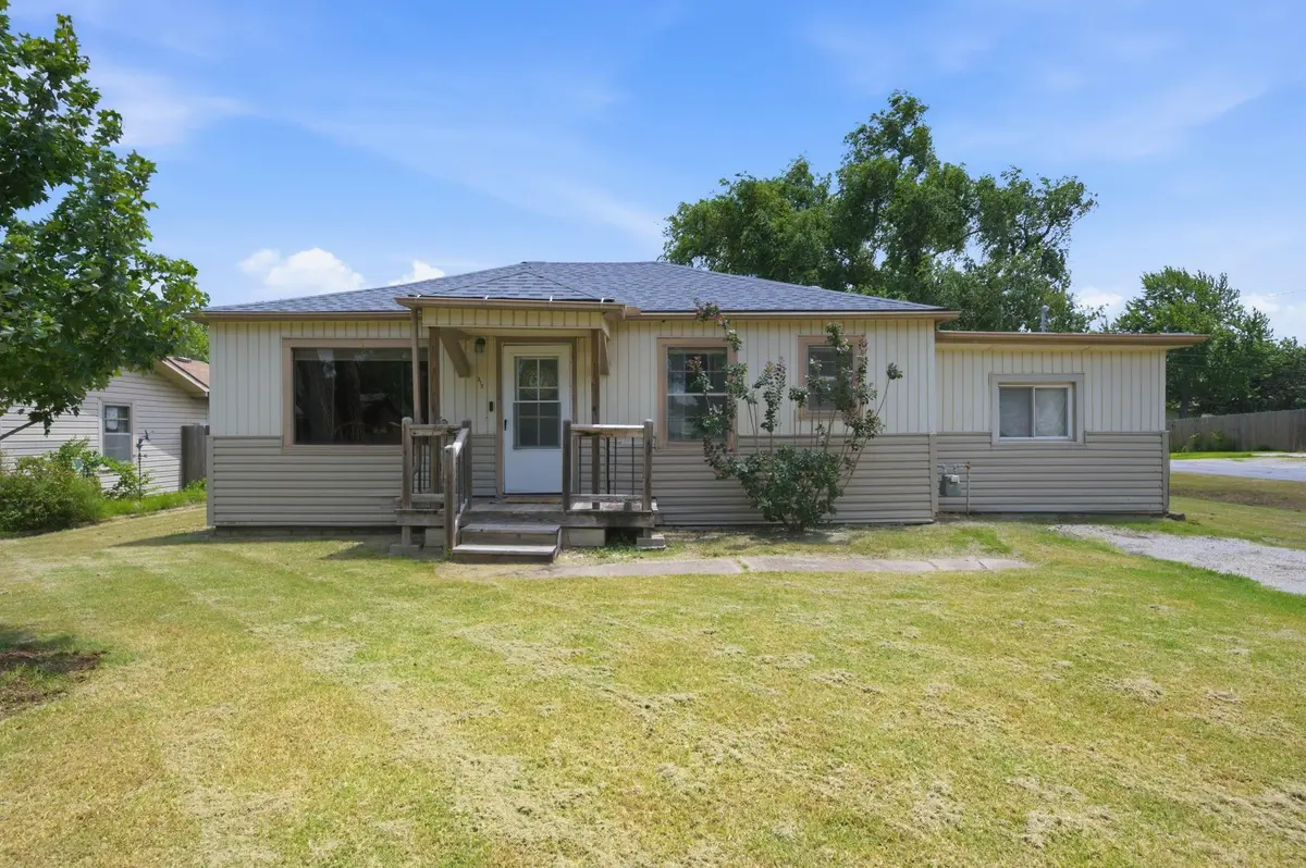 410 N Kansas St, Benton, KS 67017-9001