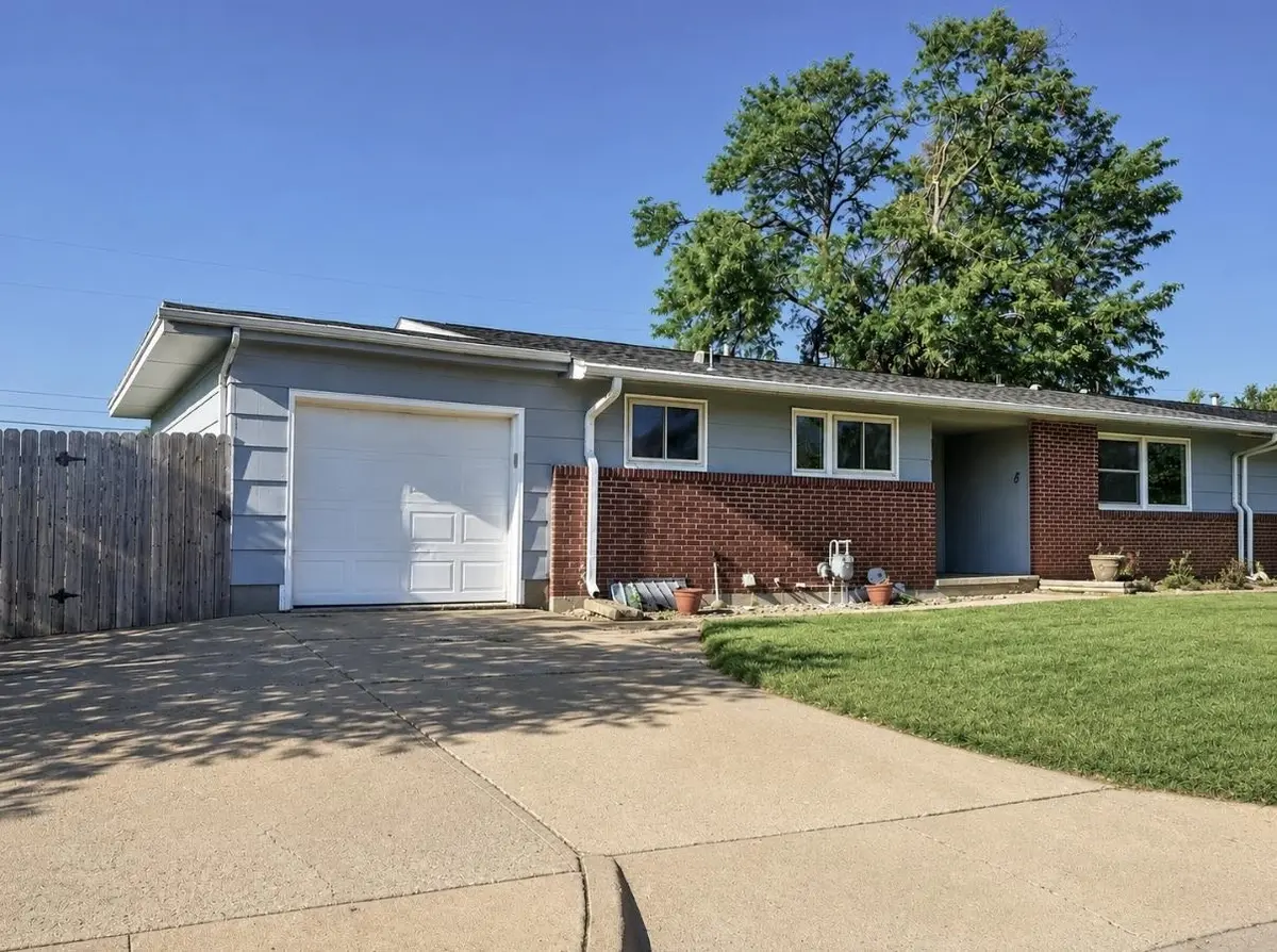 838 Carriage Cr, Salina, KS 67401