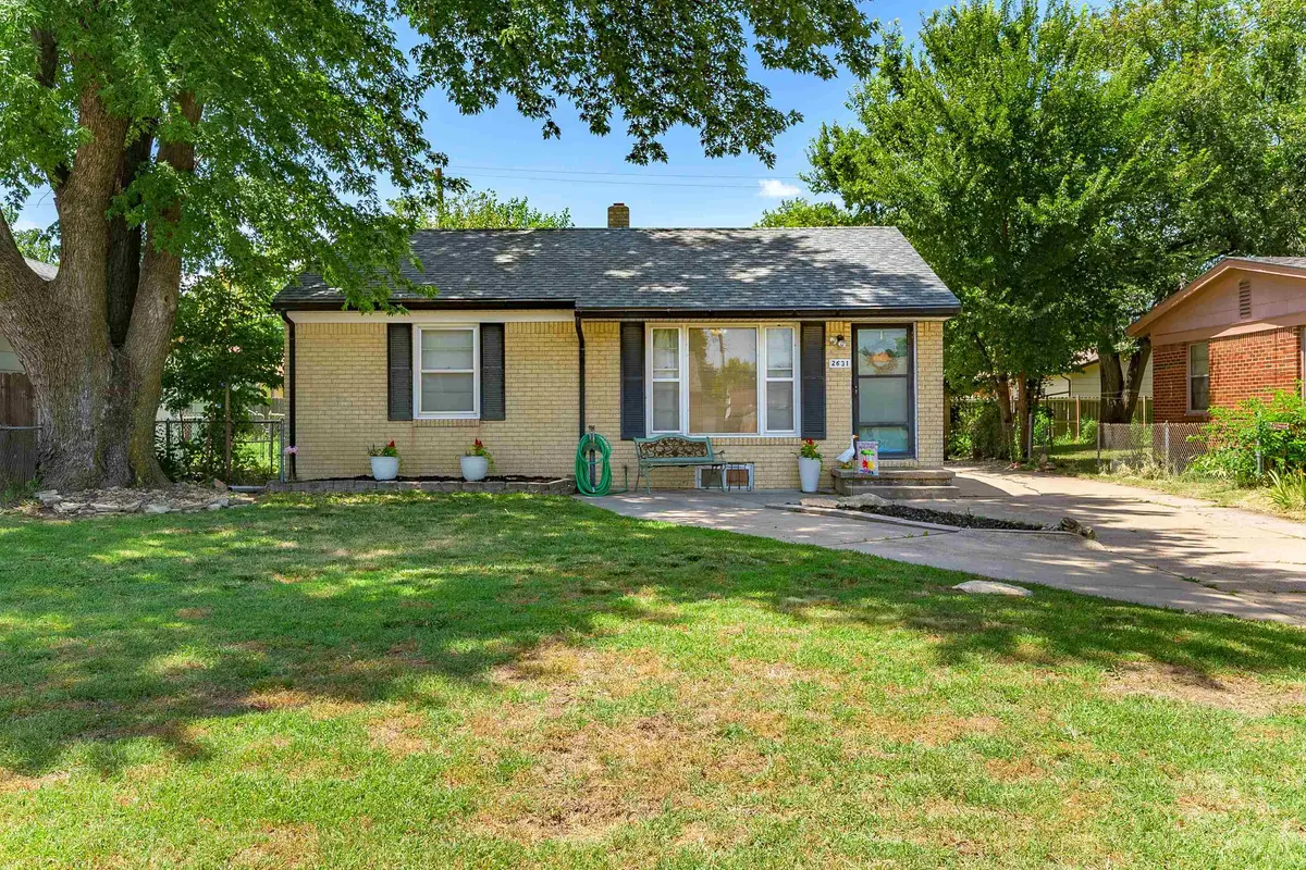 2631 N Hood Ave, Wichita, KS 67204-5036