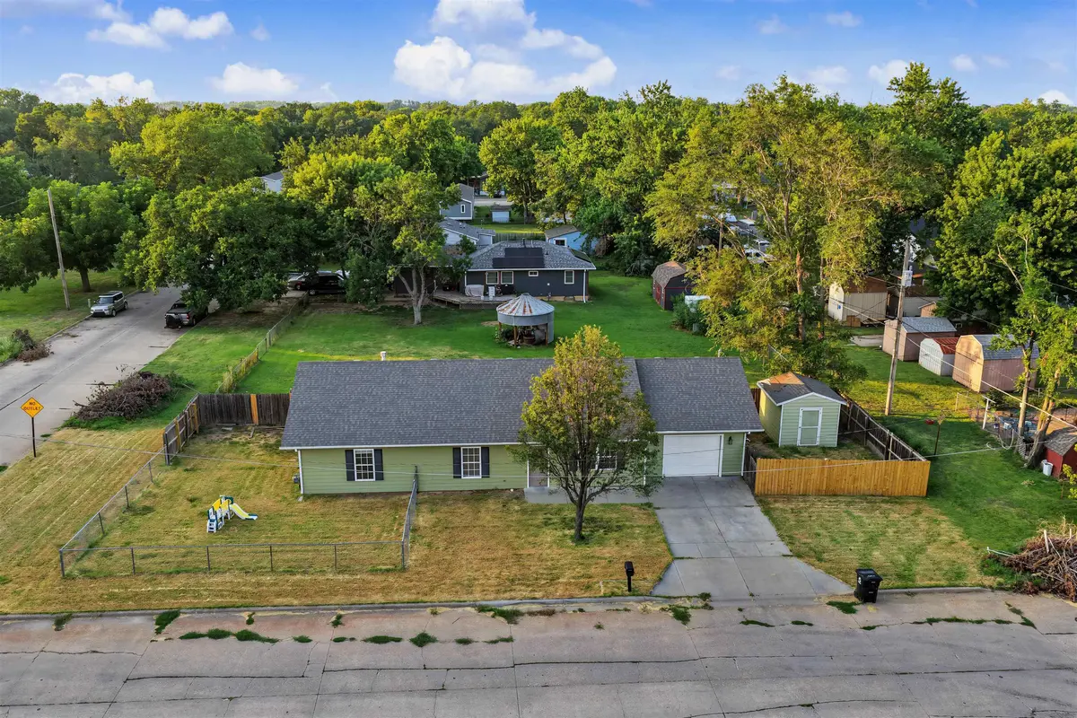 620 W Hamilton Ave, Salina, KS 67401