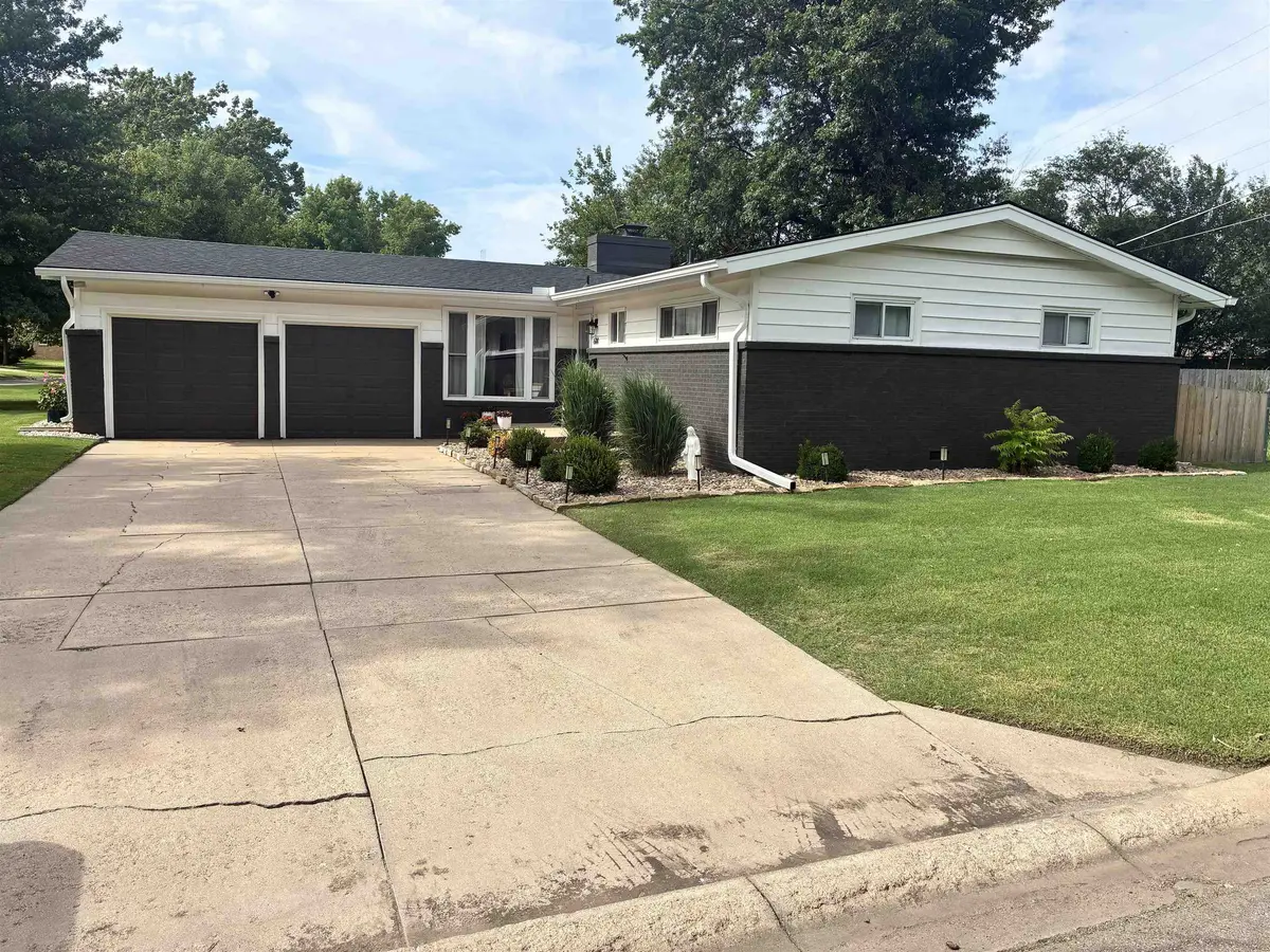 600 N Maus Ln, Wichita, KS 67212