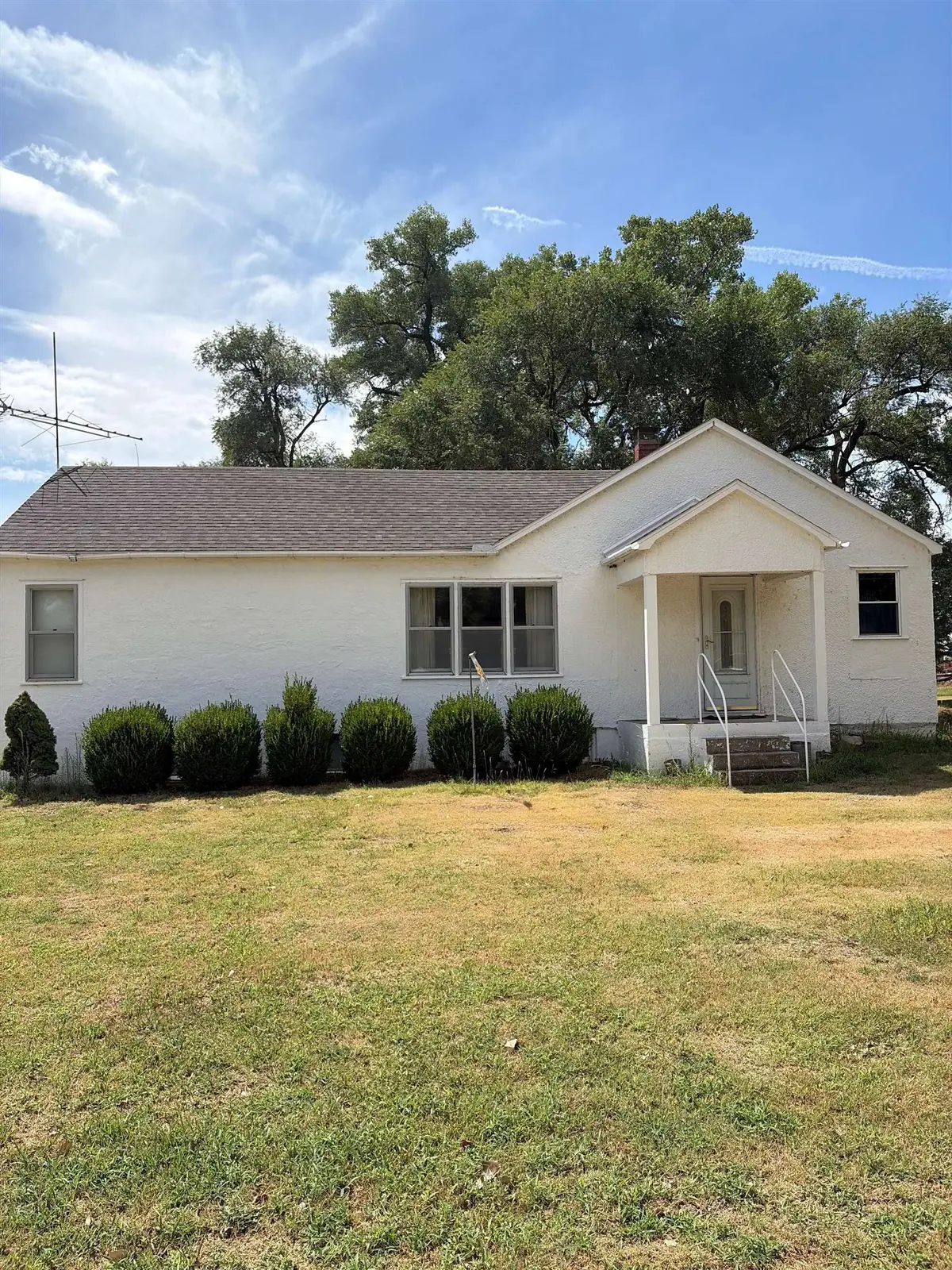 15463 SW 100 Ave., Zenda, KS 67159