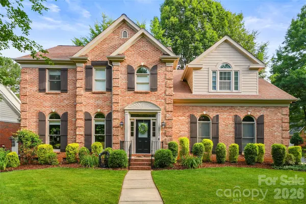 16002 Prestwoods LN, Huntersville, NC 28078