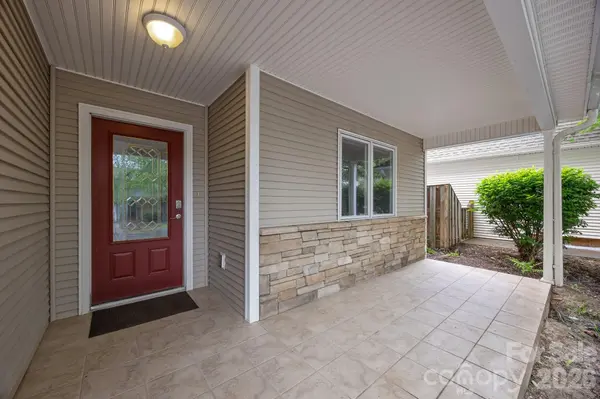 41 Beekeeper TRL, Swannanoa, NC 28778