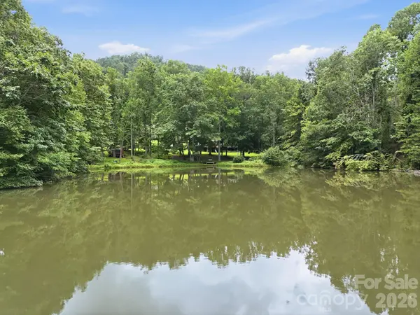 428 Hoot Owl RD, Spruce Pine, NC 28777