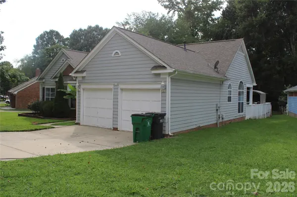 7508 Blythwood LN, Charlotte, NC 28227