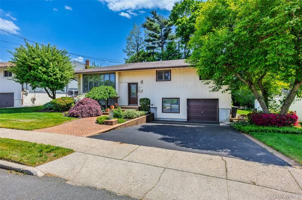 12 Jano PL, Plainview, NY 11803