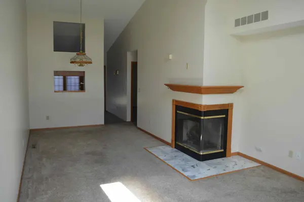 2211 Valleyhigh DR NW, Rochester, MN 55901