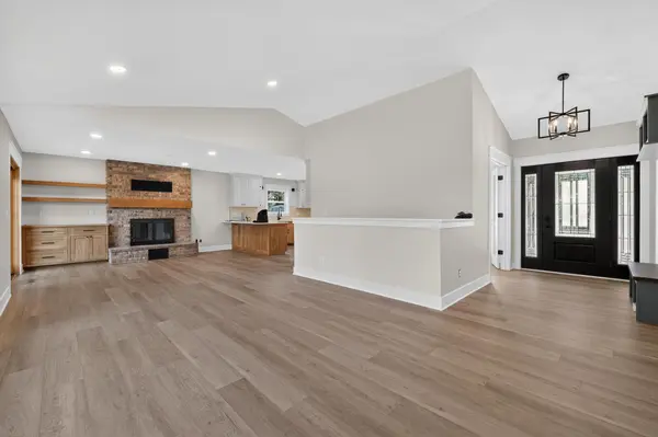 10489 Barnes WAY, Inver Grove Heights, MN 55077