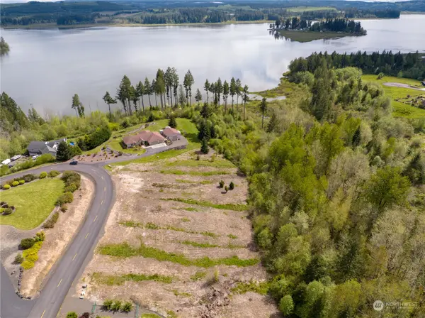249 Basswood DR, Silverlake, WA 98645