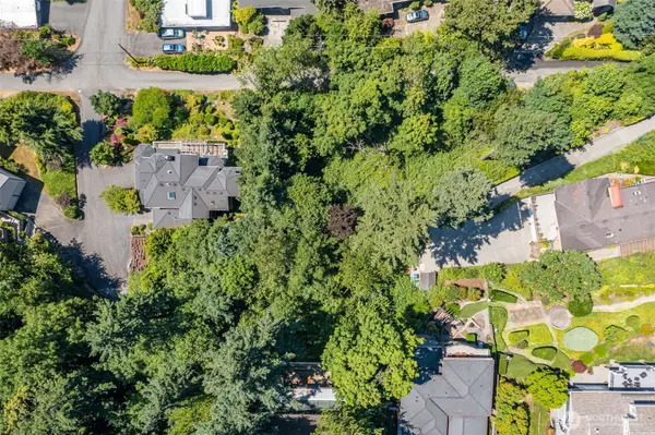28 XX 68th AVE SE, Mercer Island, WA 98040
