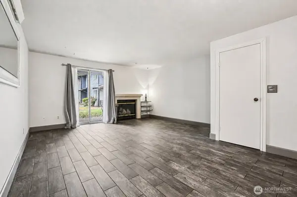 280 NW Newport WAY #B14, Issaquah, WA 98027