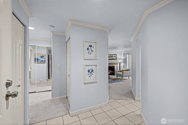 12044 100th AVE NE #H102, Kirkland, WA 98034