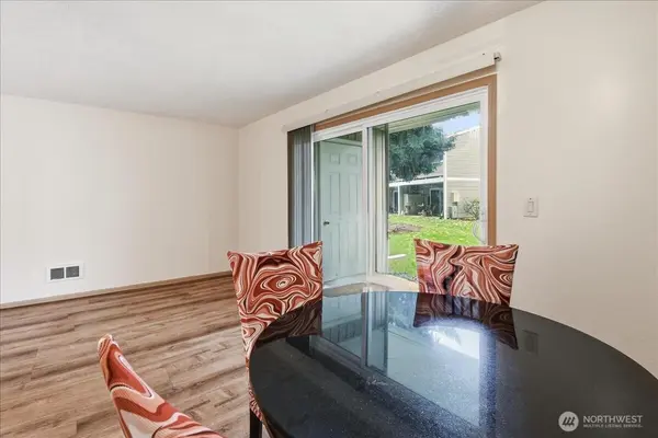 12515 NE 132nd CT #A101, Kirkland, WA 98034