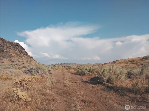 1 Painted Rock RD, Tonasket, WA 98855