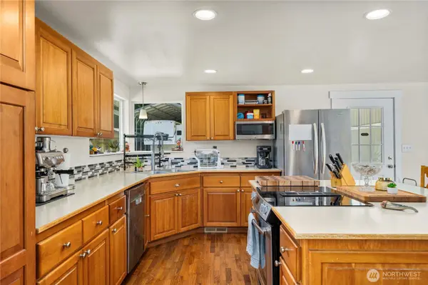 18201 Renton Maple Valley RD SE, Maple Valley, WA 98038