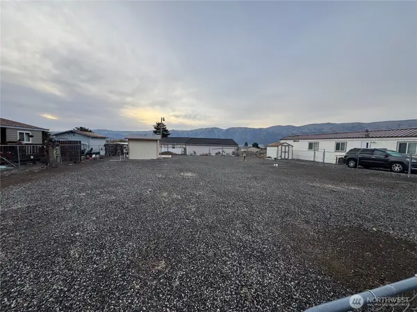 606 Edgewater WAY SW, Mattawa, WA 99349