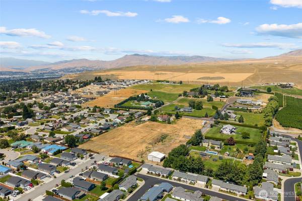 608 N Nester Court, East Wenatchee, WA 98802