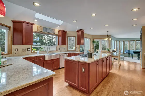 13515 152nd ST E, Puyallup, WA 98374
