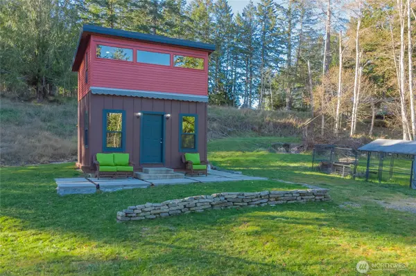 826 E Herron Blvd NW, Lakebay, WA 98349