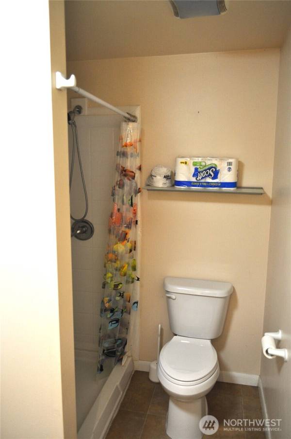 210 N Dow Creek DR, Hoodsport, WA 98548