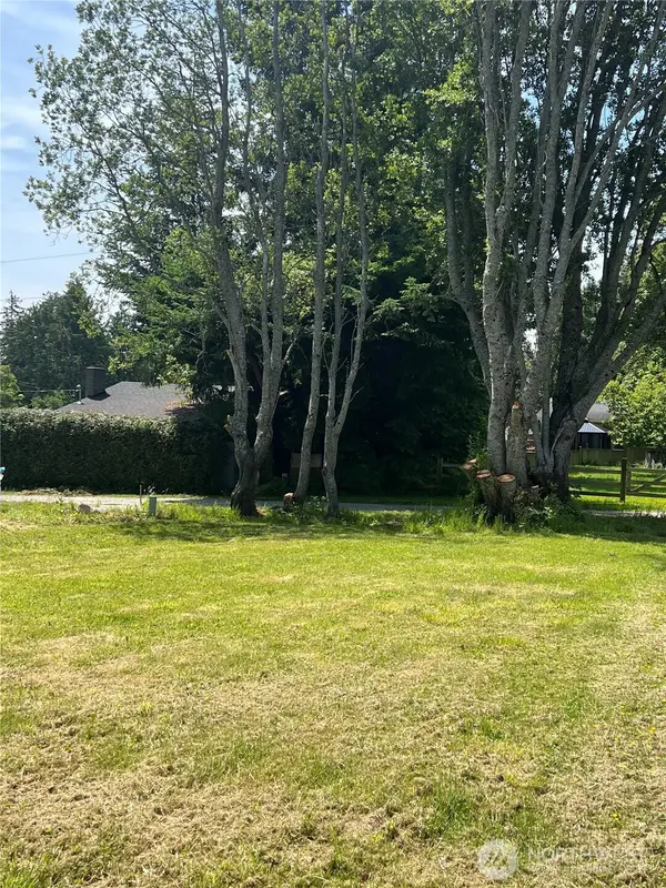 616 Mallard LN, Point Roberts, WA 98281