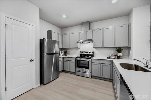 34140 Emerald Ridge AVE SE, Black Diamond, WA 98010
